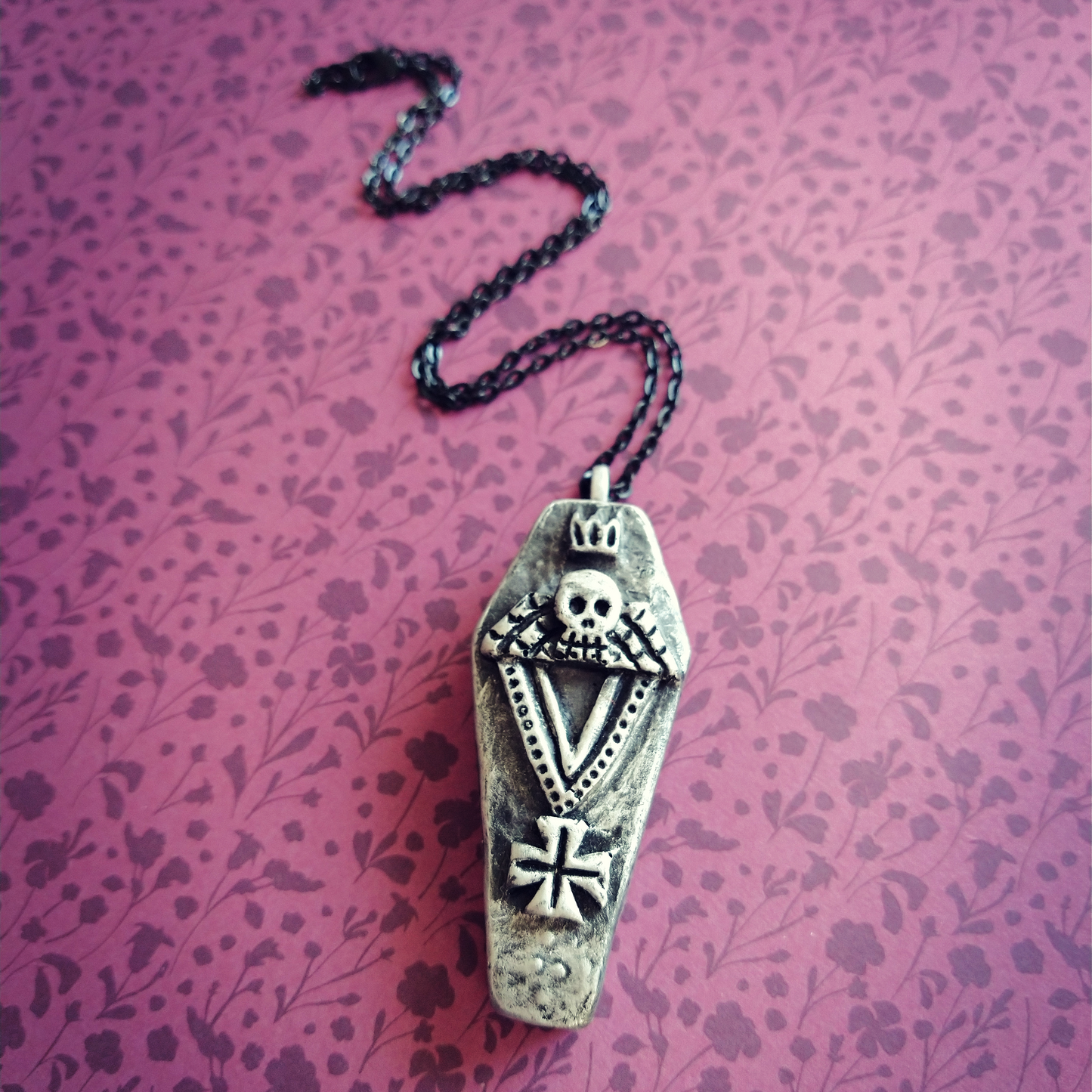 Crown Skull Coffin | Pendant Necklaces